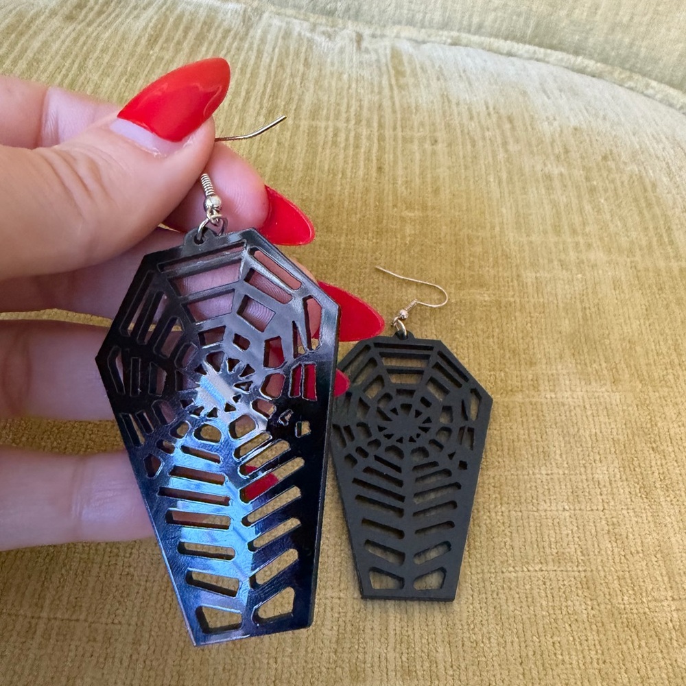Black Spider Web Coffin Earrings, new - Picture 3 of 5